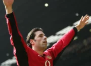 Ruud van Nistelrooy Menuju Manchester United