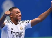 Kylian Mbappe Tiru Cristiano Ronaldo: Bikin Heboh di Presentasi Pemain Baru Real Madrid