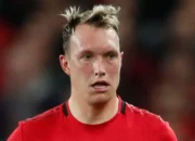 Phil Jones Umumkan Pensiun di Usia 32 Tahun