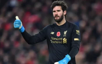 Cedera, Alisson Kemungkinan tak Akan Bisa Main di Laga Liverpool vs Bournemouth