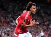 Man Utd Disebut Tak Akan Menangkan Trofi dengan Pemain seperti Joshua Zirkzee