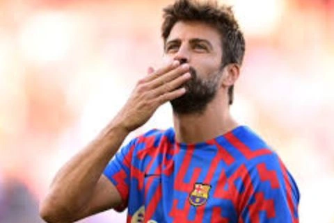 Shakira Bersandar pada Chris Martin usai Putus dengan Gerard Pique